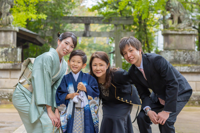 出張撮影　練馬区　石神井氷川神社　七五三　家族写真　記念写真　女性カメラマン　フォトグラファー