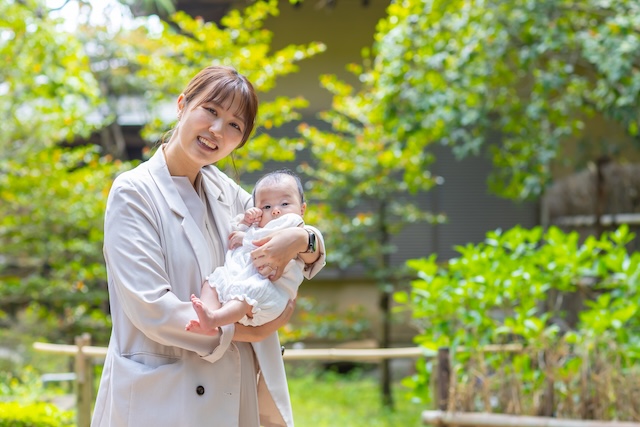出張撮影　出張カメラマン　ロケーション撮影　練馬区　石神井氷川神社　女性カメラマン　記念写真　自然体　お宮参り