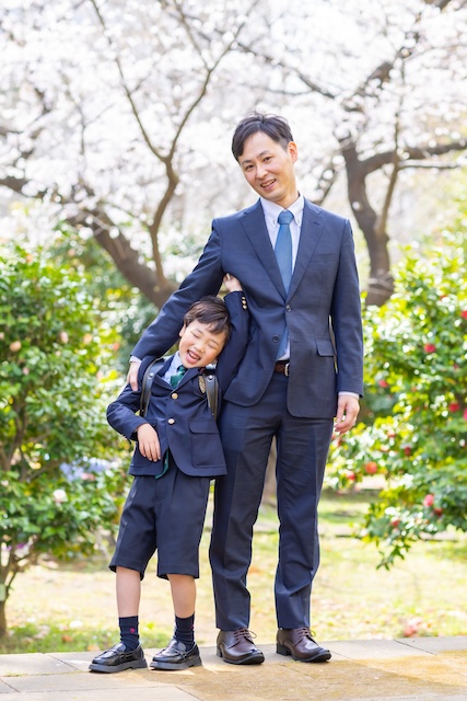 出張撮影 出張カメラマン ロケーション撮影 練馬区 光が丘 つばき園 桜 家族写真 入学記念 女性カメラマン フォトグラファー 自然