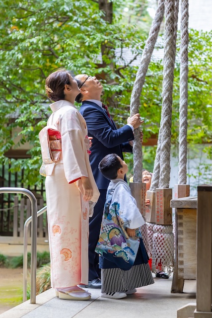 出張撮影　出張カメラマン　ロケーション撮影　女性カメラマン　練馬区　石神井氷川神社　七五三　家族写真　記念日　自然体