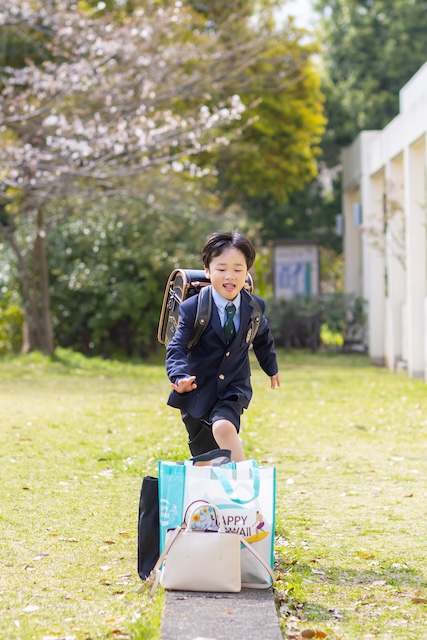 出張撮影 出張カメラマン ロケーション撮影 練馬区 光が丘 つばき園 桜 家族写真 入学記念 女性カメラマン フォトグラファー 自然