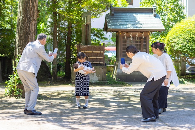 出張撮影　出張カメラマン　ロケーション撮影　家族写真　練馬区　石神井　光が丘　お宮参り　女性カメラマン　フォトグラファー