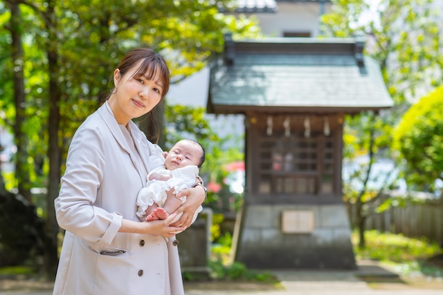 出張撮影　出張カメラマン　ロケーション撮影　練馬区　石神井氷川神社　女性カメラマン　記念写真　自然体　お宮参り