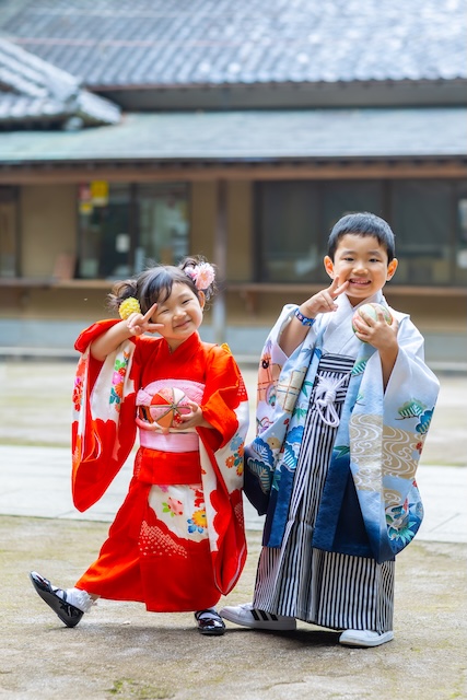 出張撮影　出張カメラマン　ロケーション撮影　女性カメラマン　練馬区　石神井氷川神社　七五三　家族写真　記念日　自然体