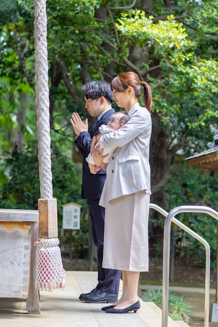 出張撮影　出張カメラマン　ロケーション撮影　練馬区　石神井氷川神社　女性カメラマン　記念写真　自然体　お宮参り