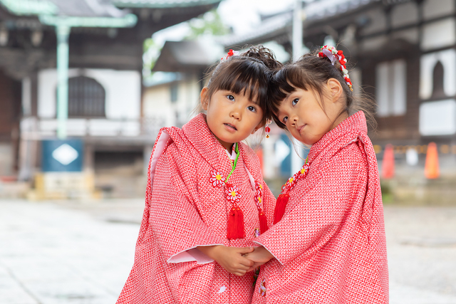 出張撮影　出張カメラマン　家族写真　双子　写真　柴又帝釈天　七五三　ロケーション撮影　日常写真