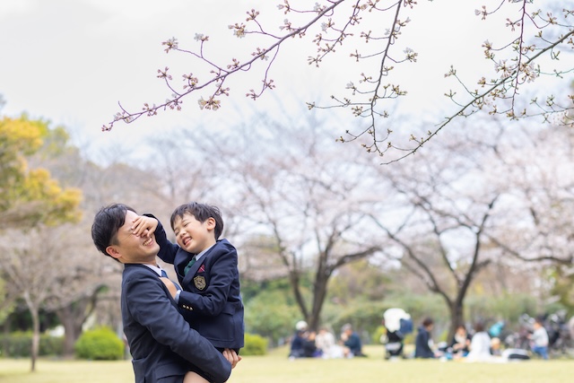 出張撮影　出張カメラマン　ロケーション撮影　桜撮影　練馬区　光が丘　女性カメラマン　ランドセル　家族写真　入学撮影