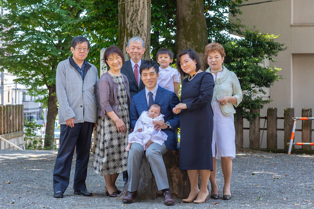 出張撮影　出張カメラマン　女性カメラマン　お宮参り　北澤八幡神社　世田谷区　家族写真