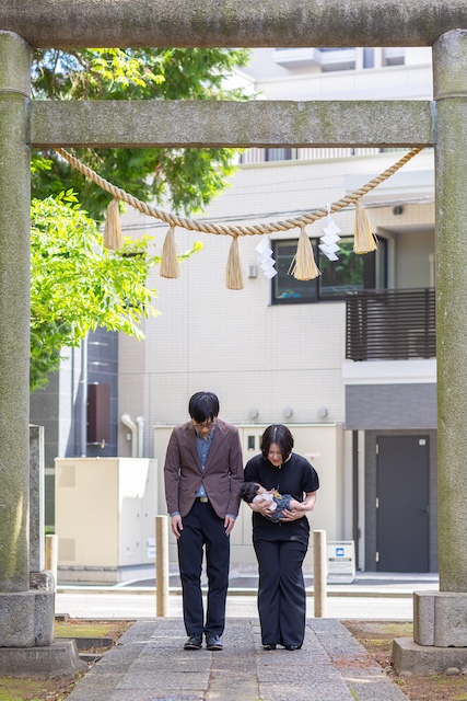 出張撮影　出張カメラマン　ロケーション撮影　練馬区　中村橋　中村八幡神社　女性カメラマン　お宮参り　記念撮影　自然体