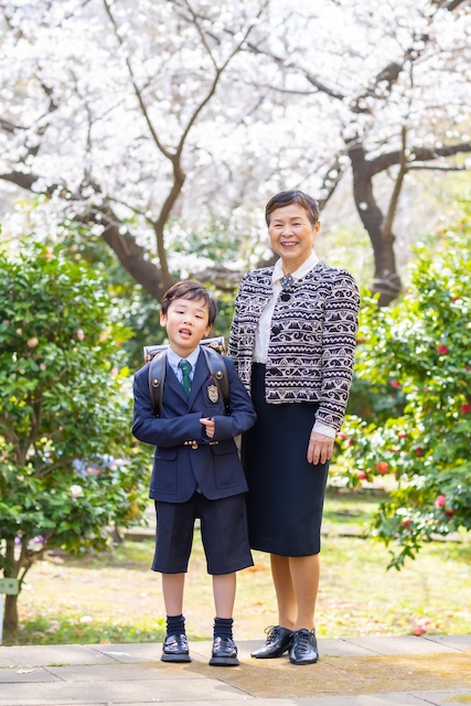出張撮影 出張カメラマン ロケーション撮影 練馬区 光が丘 つばき園 桜 家族写真 入学記念 女性カメラマン フォトグラファー 自然