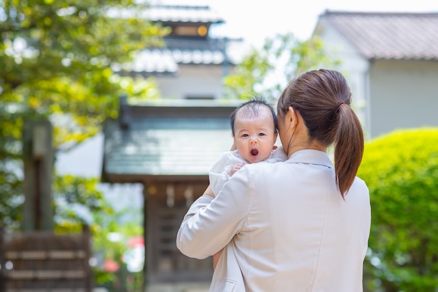 出張撮影　出張カメラマン　ロケーション撮影　練馬区　石神井氷川神社　女性カメラマン　記念写真　自然体　お宮参り