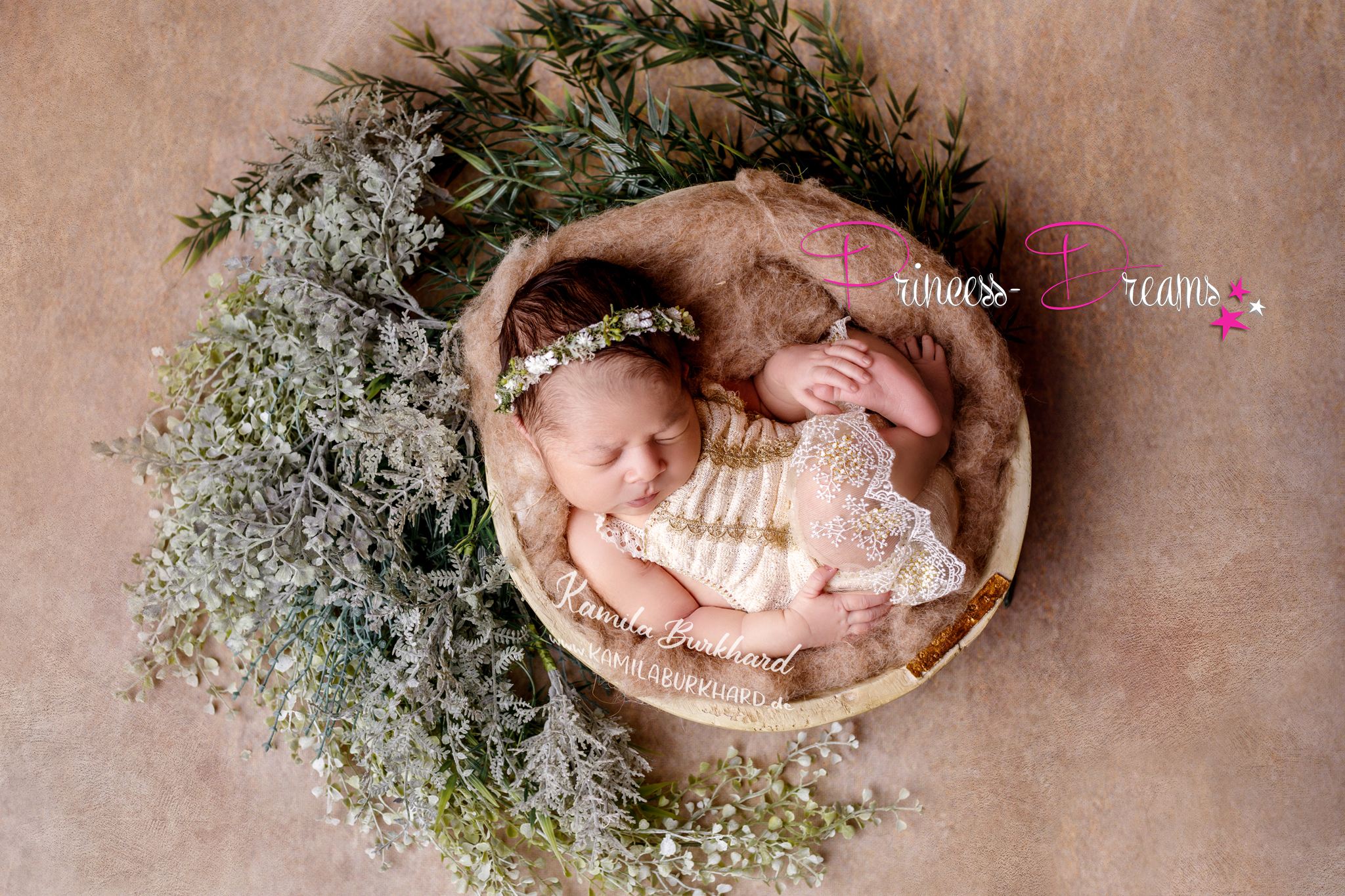 Baby Newborn Blütenkranz Babyfotografie 