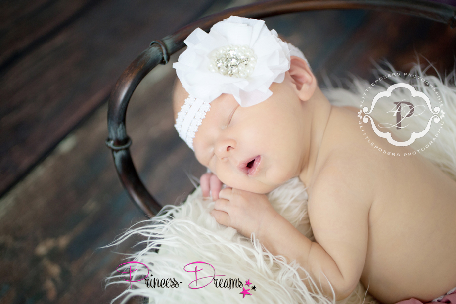 traumhaftes Neugeborenen Haarband, Baby Mädchen Haarband Blume weiß Taufe Hochzeit Blumenmädchen