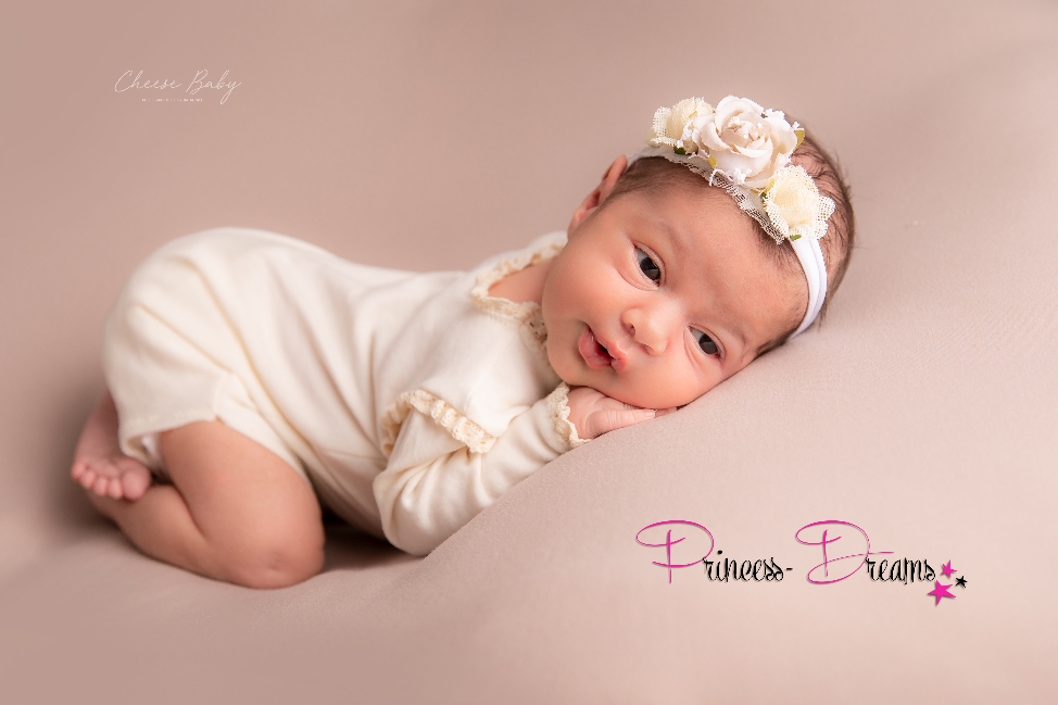 Newborn Outfit für Babyfotografie in Creme