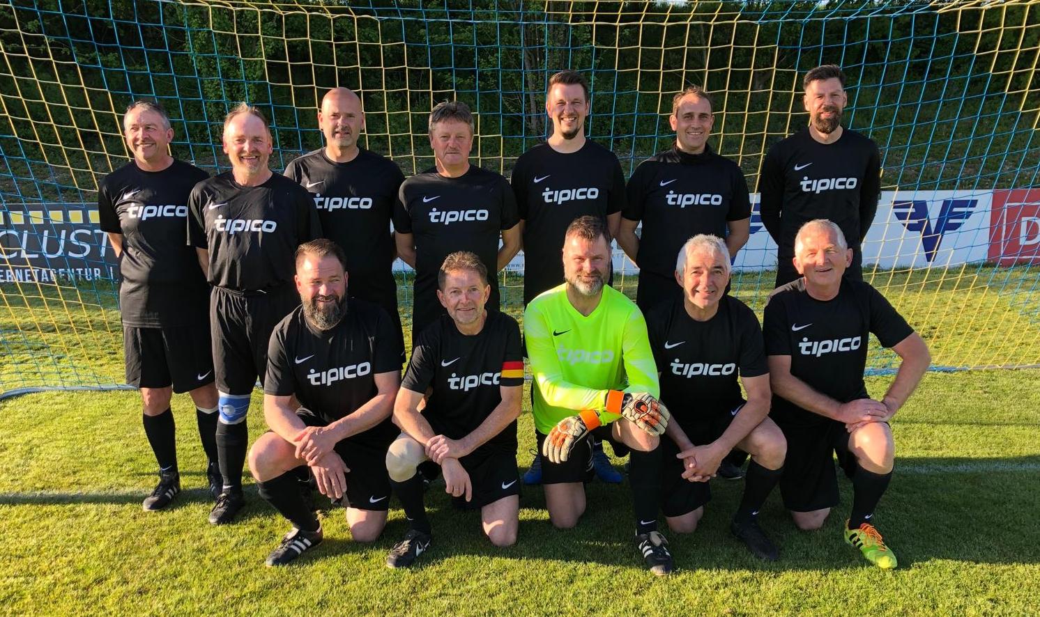 Teamfoto Spiel gegen AH FCU, Betreuer: 2 x Tom (nicht auf dem Bild)