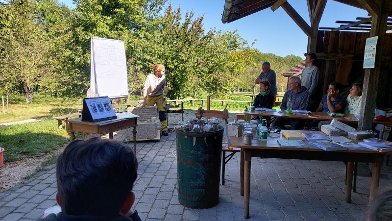 Theorie beim Hanfbau-Seminar