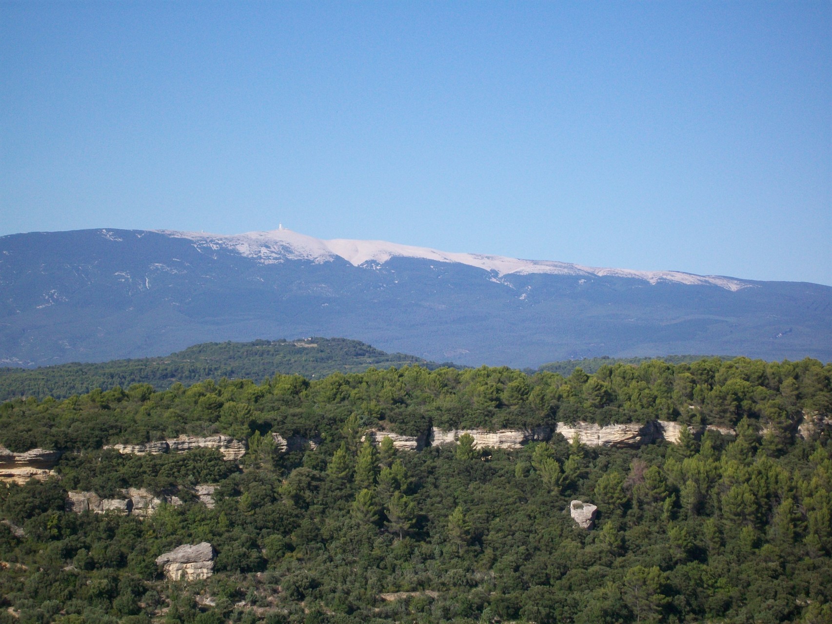 On le voit de loin, le Mont Ventoux