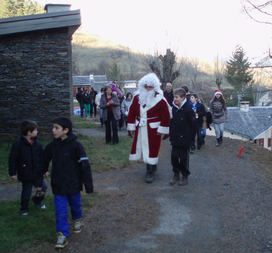 Le Père Noel est passé chercher les enfants dans leur gite.