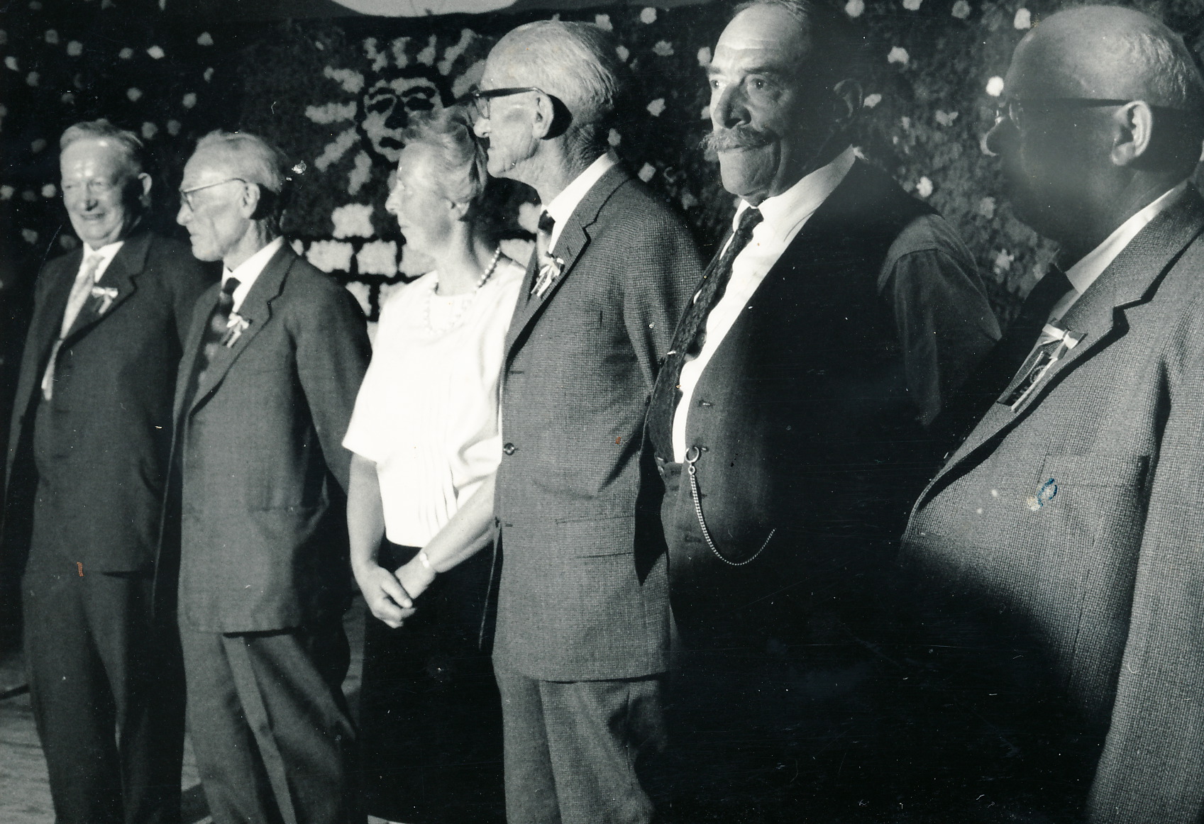 1962::Ruedi Mäder_50 Jahre Mitglied und 43 Jahre Dirigent des MCB!  Veteranenehrung von Ruedi Mäder und Bruder Alfred Mäder(links aussen)