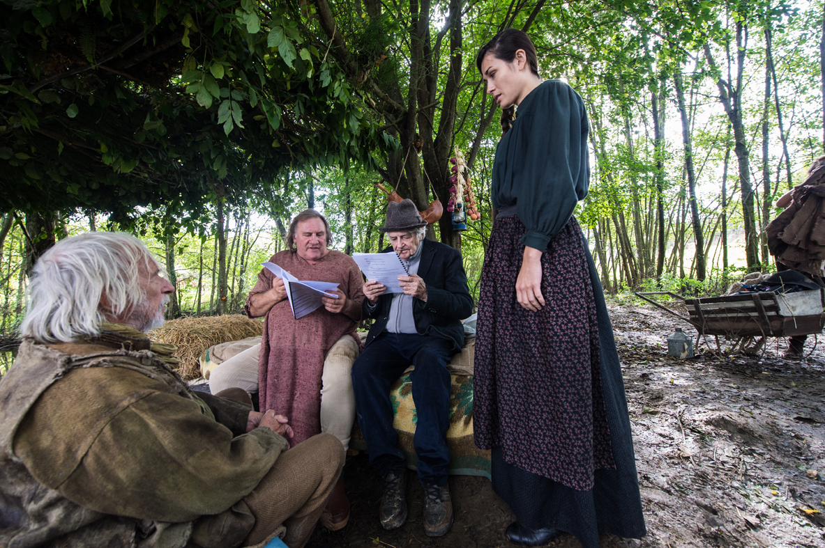 Tournage du court-métrage Agafia pour France 2 (Jean Pierre Mocky) d'après une nouvelle de Tchekhov. Les retrouvailles de Gérard Depardieu et Pierre Richard au cinéma, avec Olga Korotyayeva - Film set / Studio Ciné Live ( 2014)