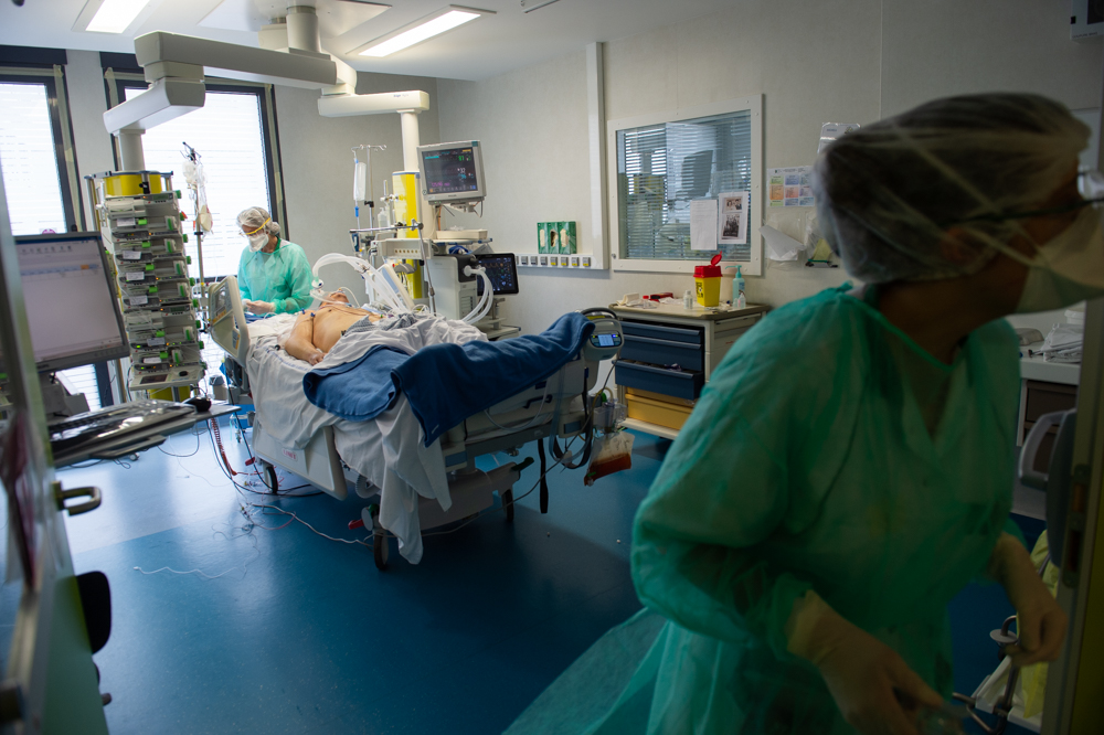 Coronavirus Covid-19 - Accueil des patients Covid au sein du service réanimation du CHD Vendée - Resuscitation service for Covid patients