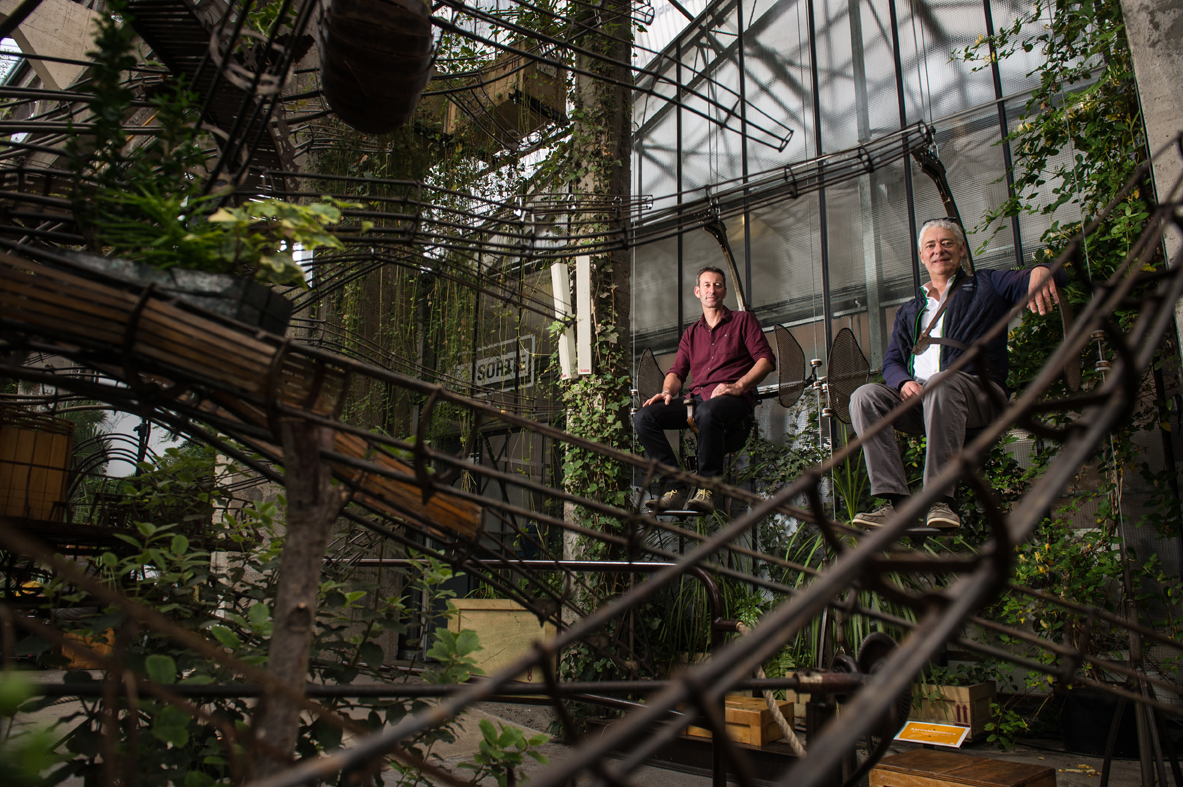 Nantes, François Delarozière et Pierre Oréfice, co-auteurs des Machines de l'île, dans la structure du projet de l'arbre aux hérons - Artistic project / L'Express (2016)