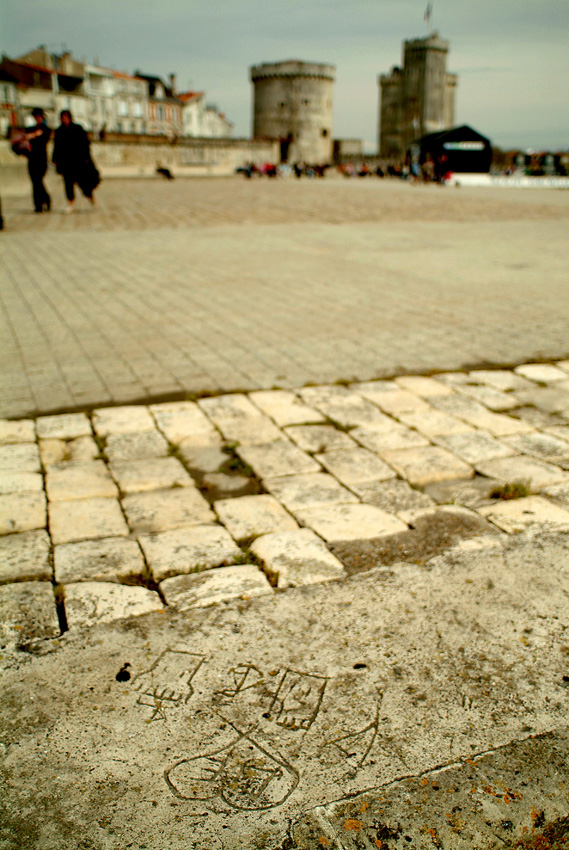 Les deux tours du port de La Rochelle (2004)