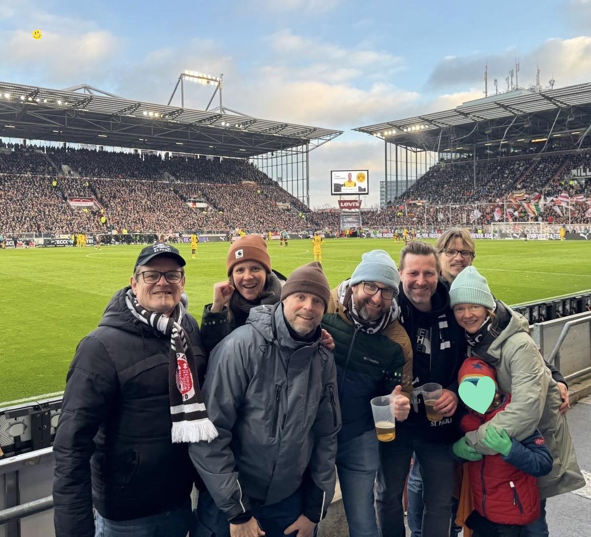 Michael V., Skorupka, Thomas H., Timo, Stephan, Manuel und Daniela mit Kind