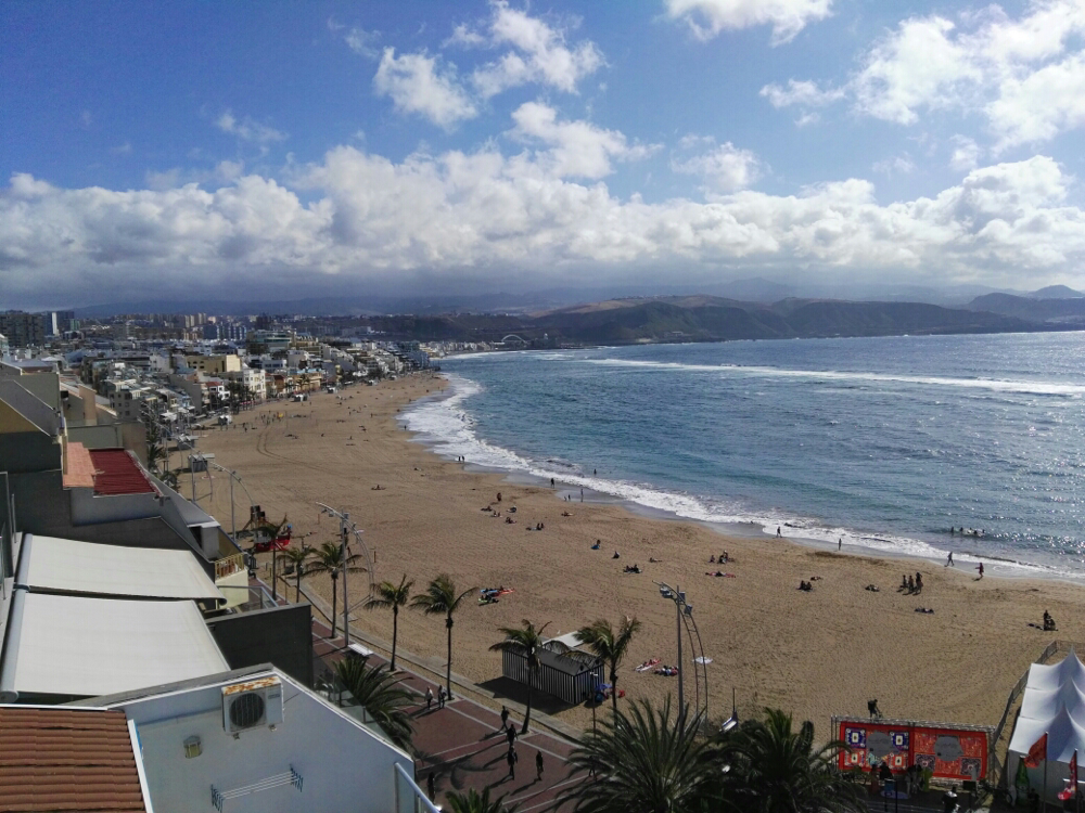 Vista de la playa de Las Canteras por la tarde