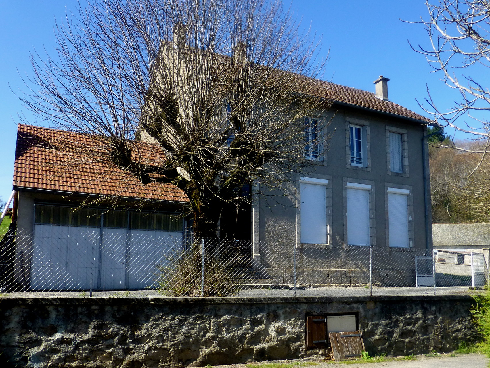 Ecole de Sénezergues