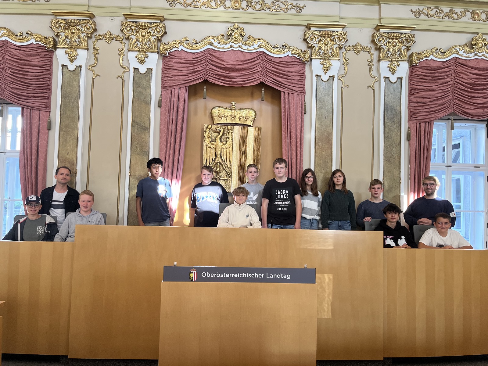4. Klassen: Exkursion Linz und Besuch im Landhaus
