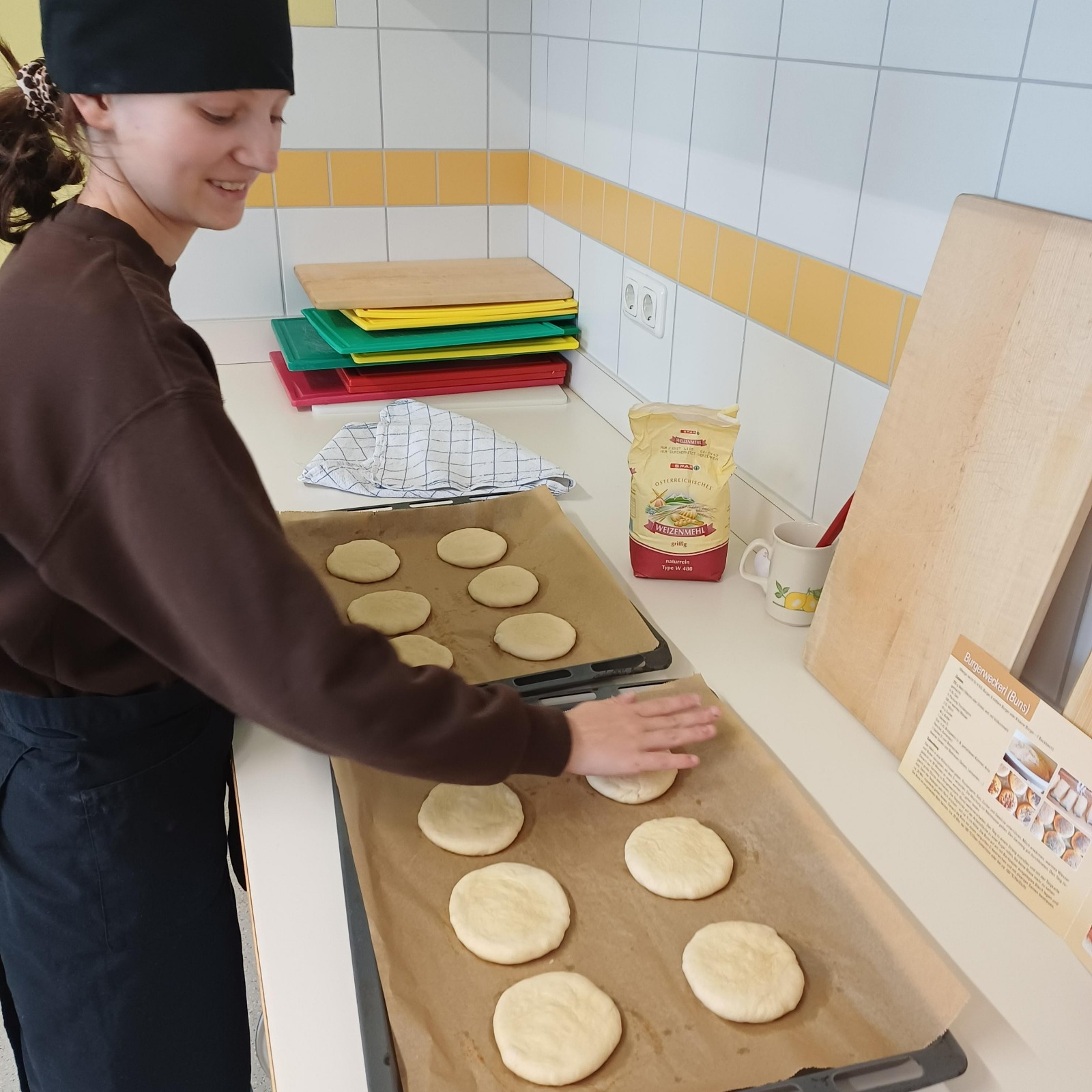 3. Klassen: Burger-Workshop mit Seminarbäuerin Manuela Kehrer