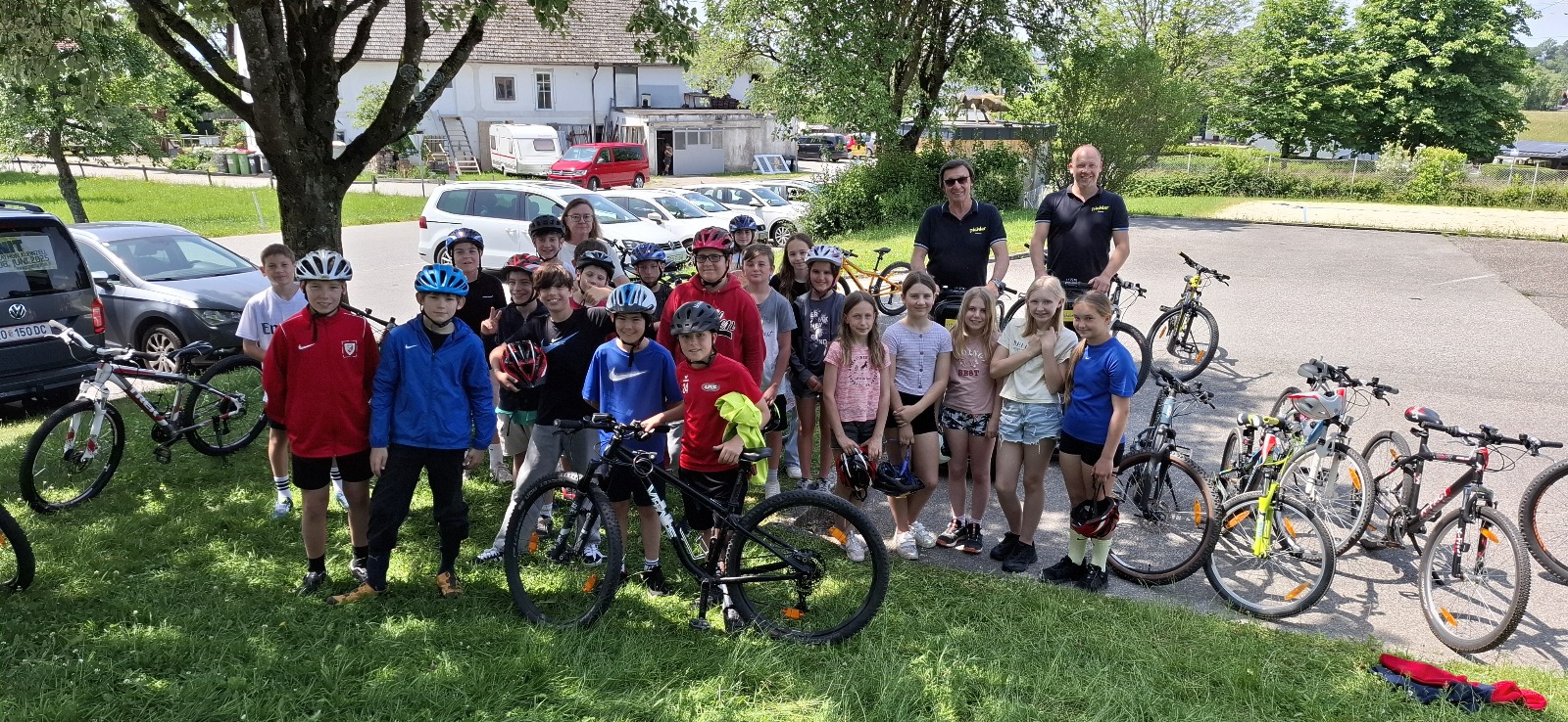 1. Klassen: Radtraining mit der Fahrschule Pichler