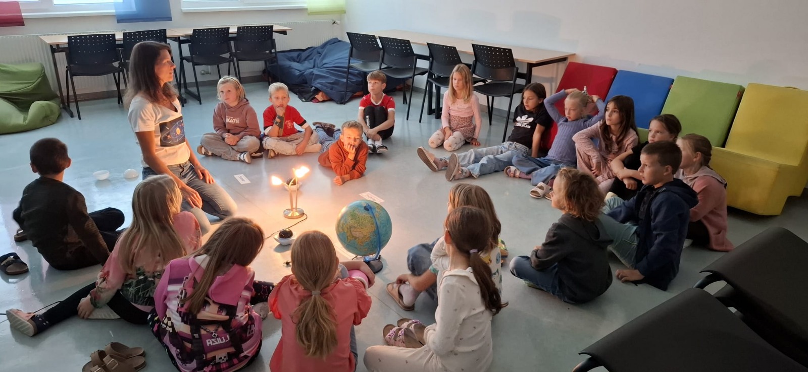 Planeten hautnah: Volksschulklasse 3b entdeckt das Sonnensystem in der Mittelschule