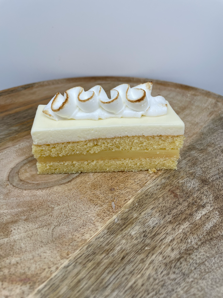 Zitronen-Joghurt-Baiserschnitte