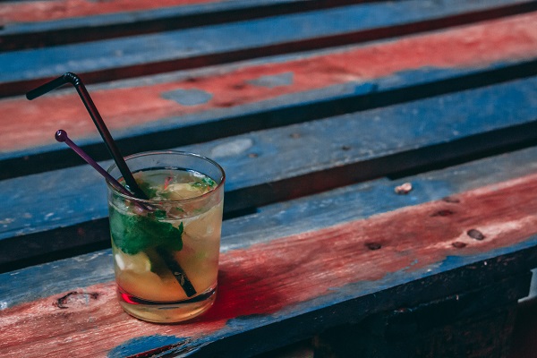 un verre d'alcool