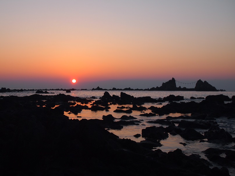 真鶴　三ツ石海岸の日の出