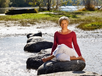Anita Wüst, Hormon Yoga im Raum der Achtsamkeit bei Rupperswil, Aarau