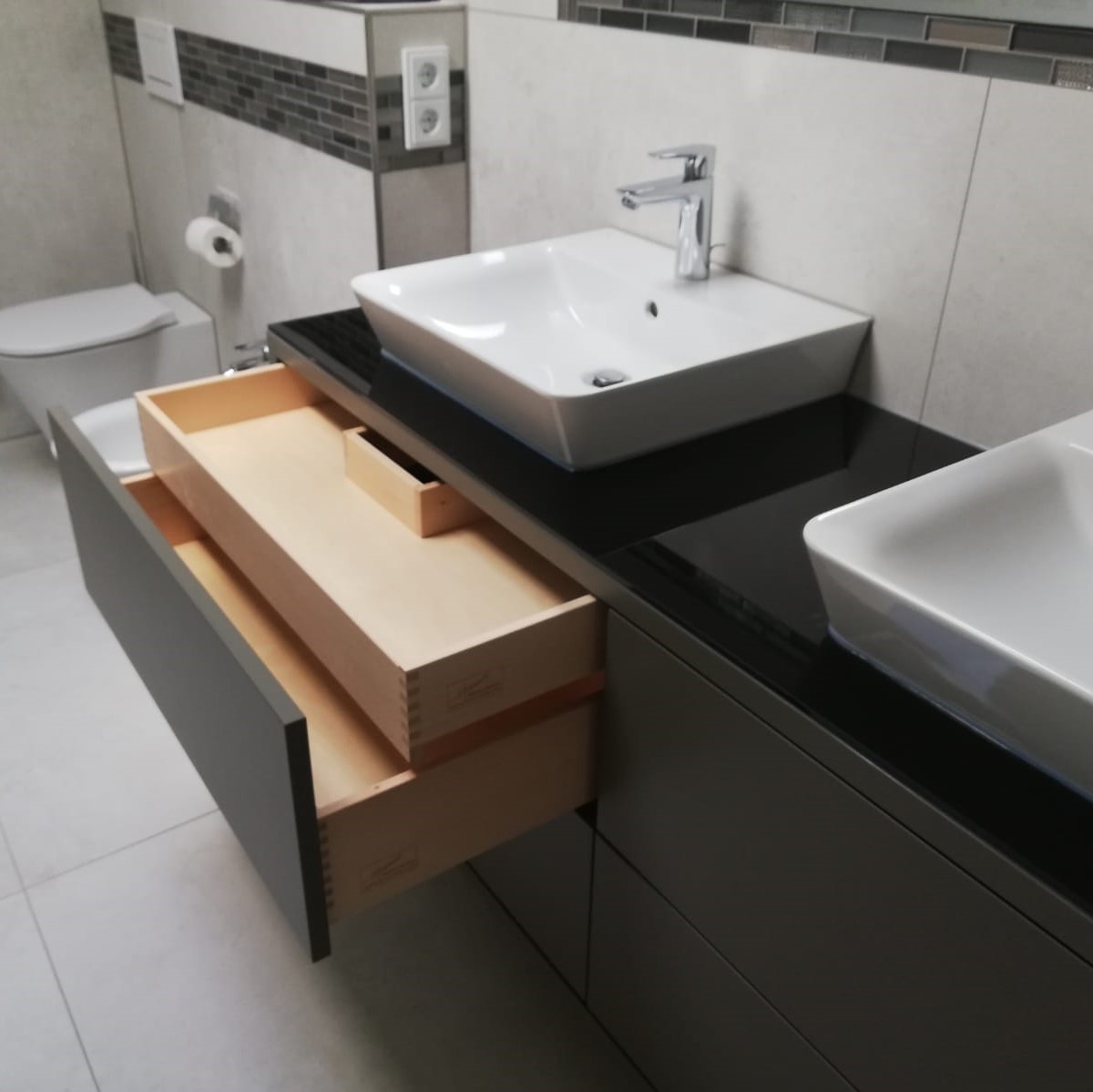 Waschtischunterschrank 