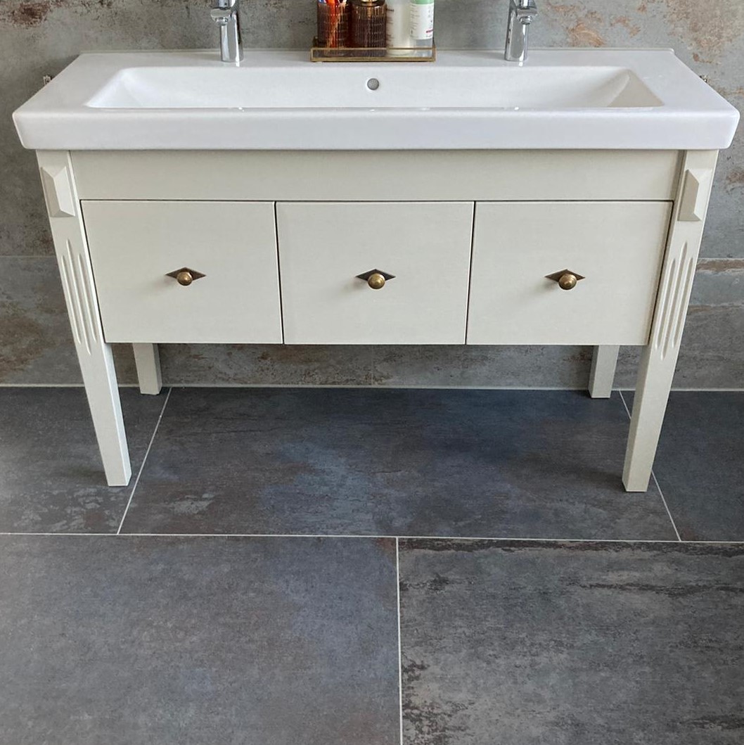 Waschbeckenunterschrank Antikoptik