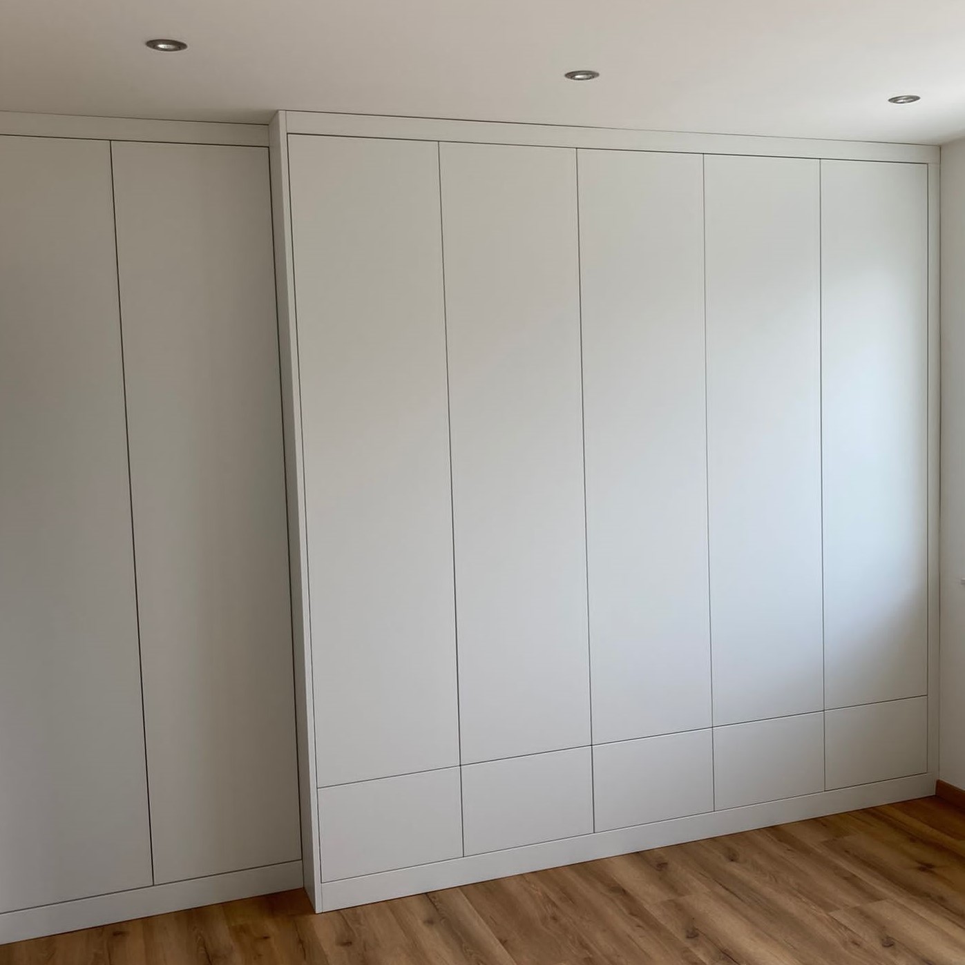 Kleider-Wäsche-Einbauschrank 