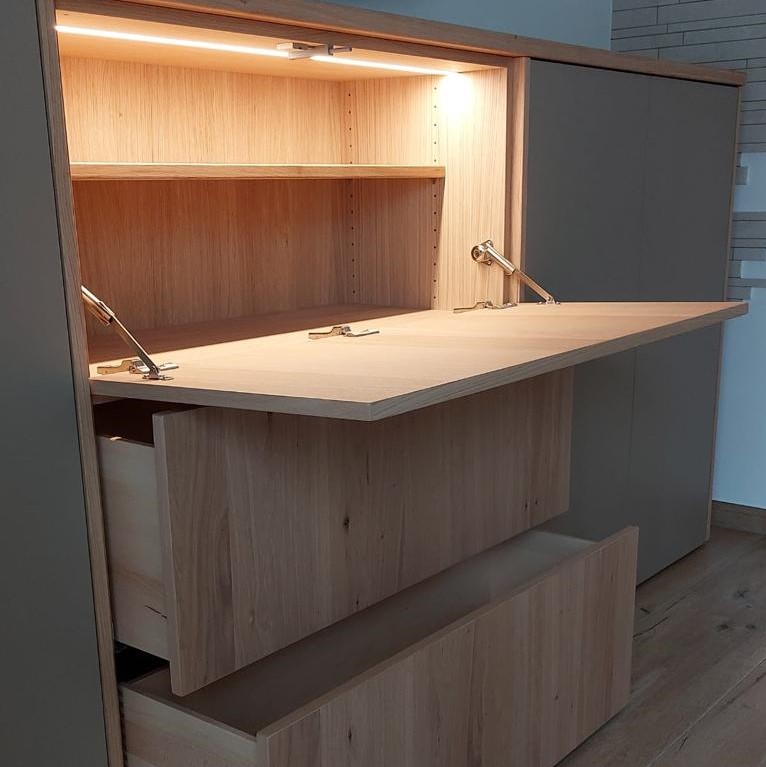 Wohnzimmerschrank mit Bar 