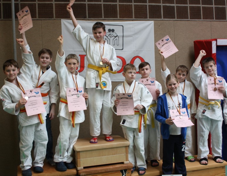 Geschafft!  alle U12-Judoka vom SC nach Abschluss der Veranstaltung