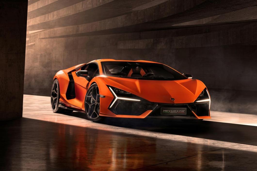 Lamborghini Revuelto : la supercar hybride dévoilée !