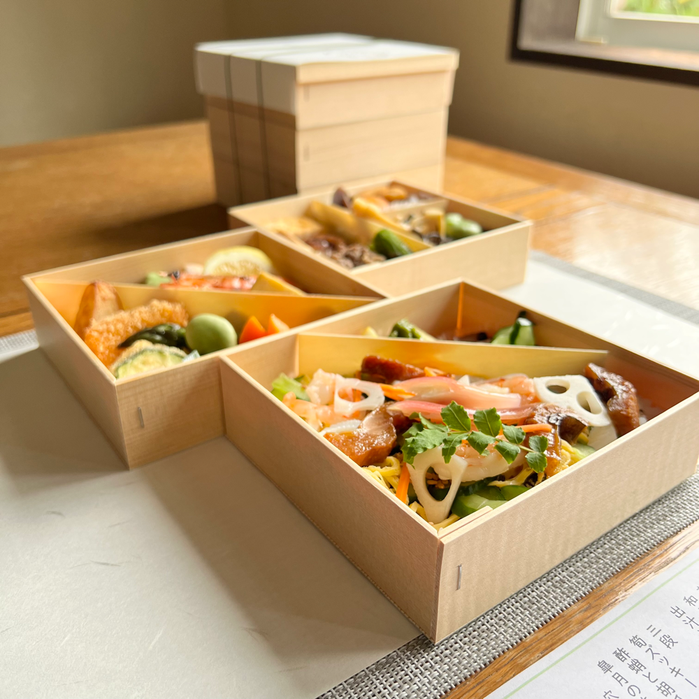 特別なお弁当，贅沢なお弁当，お祝いのお弁当，経木折箱のお弁当，佐島の魚，お誕生日のお弁当，