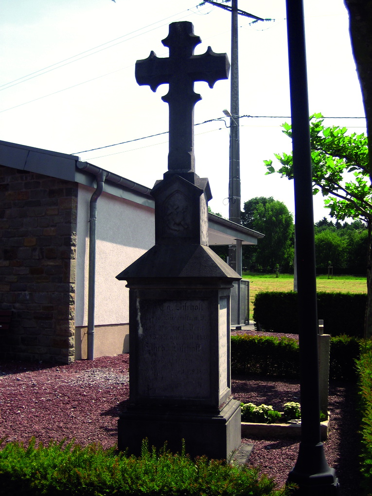 Grabkreuz Bischoff Friedhof Hauset