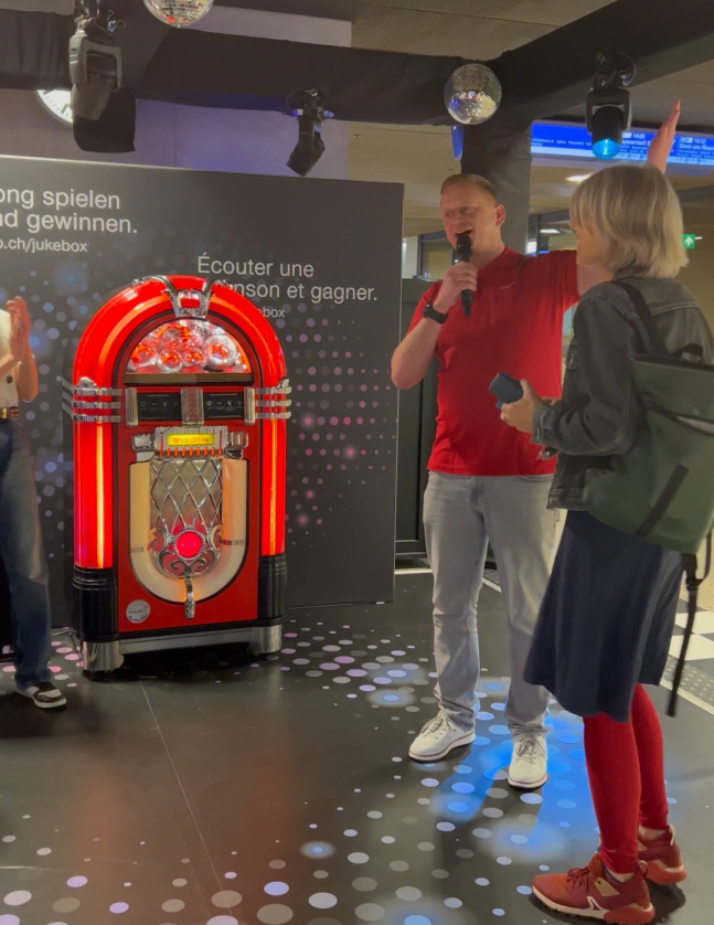 Eventmoderation - Moderation SBB-Jukebox am Bahnhof Winterthur, 2024