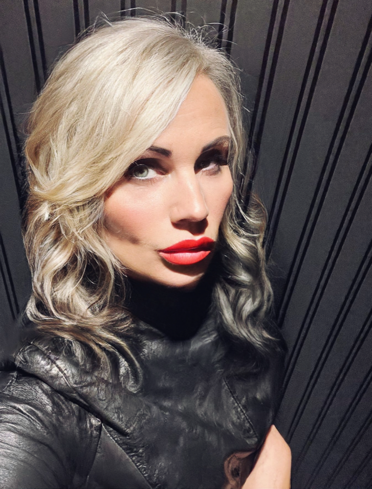 Domina Mistress Helen Bates 