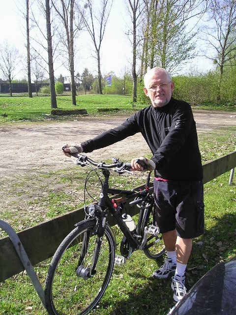 Marian Bialecki mit Fahrrad