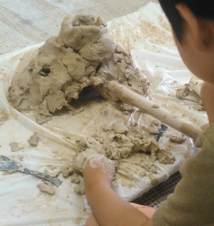 豊かな遊びが広がる土粘土